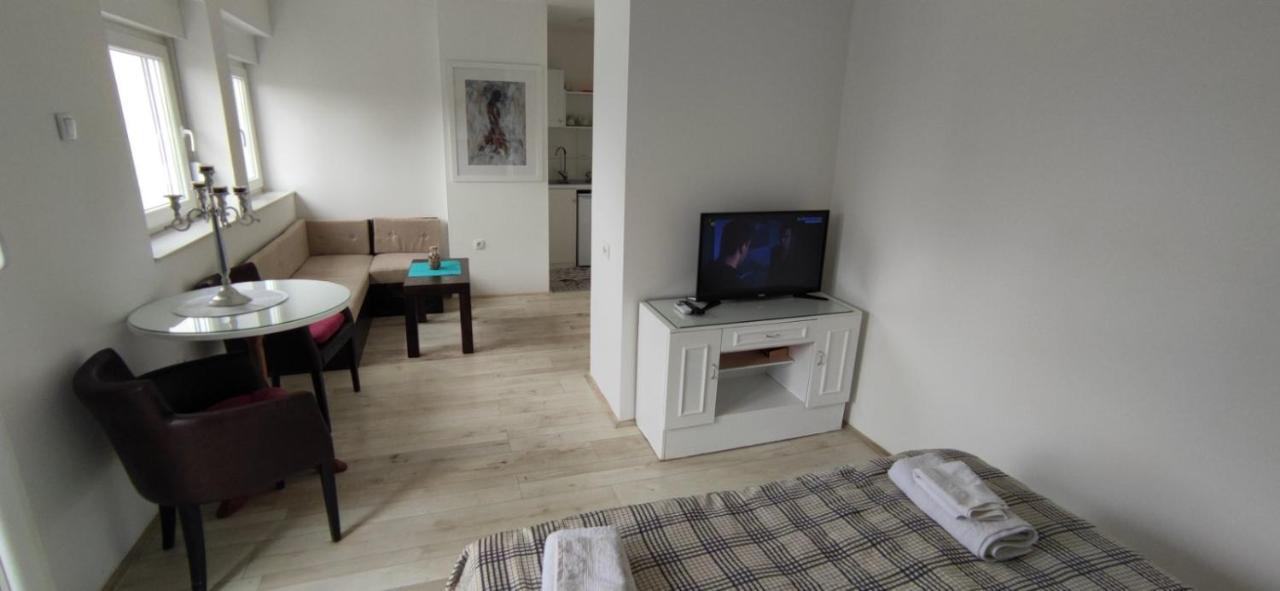 Apartman Park Trebinje Buitenkant foto