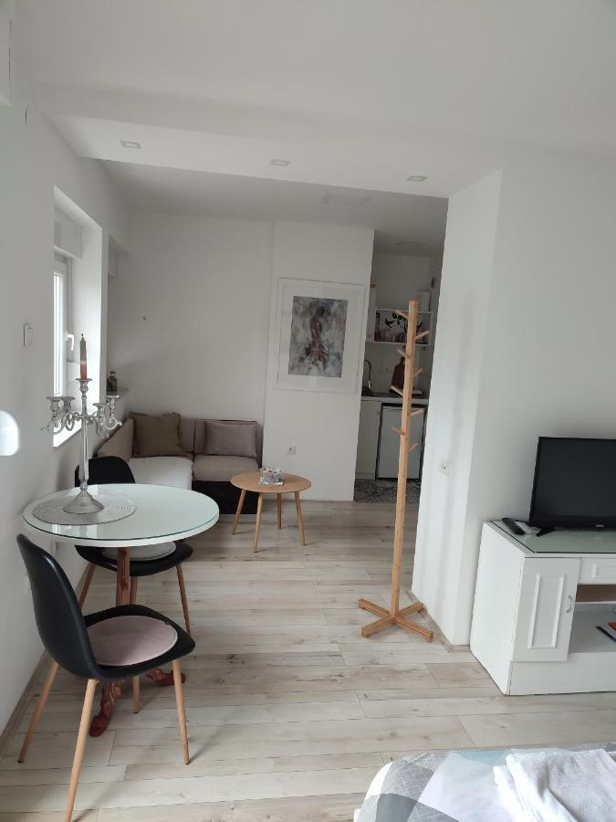 Apartman Park Trebinje Buitenkant foto