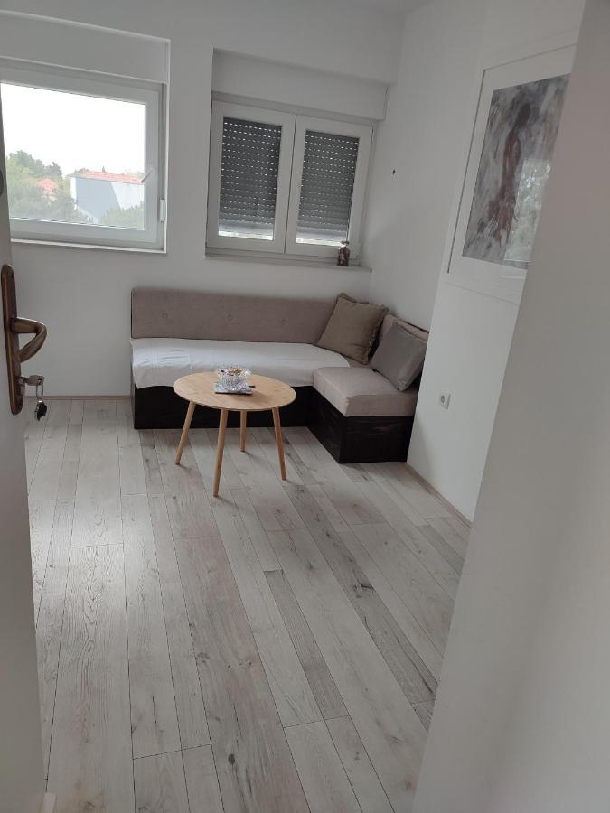 Apartman Park Trebinje Buitenkant foto