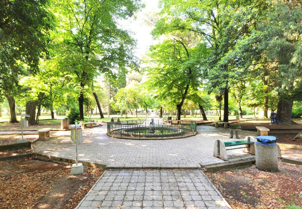 Apartman Park Trebinje Buitenkant foto
